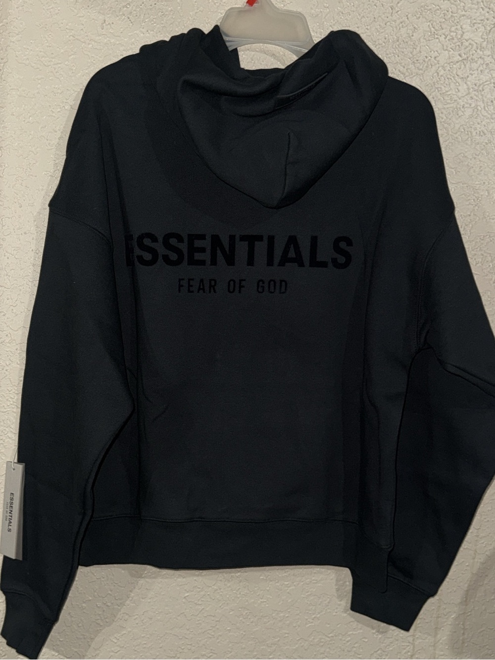 Essentials Men Sweater Hoodie in Black